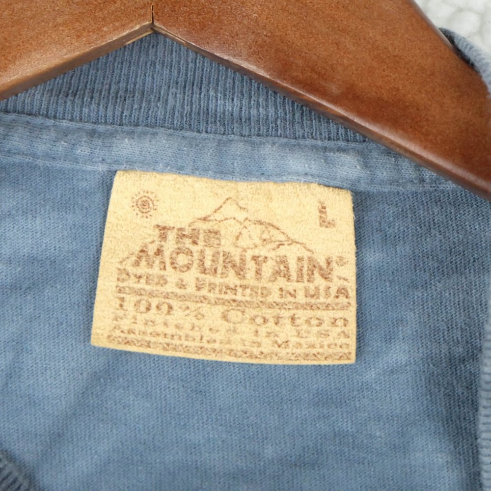 The Mountain T Shirt Mens Large Blue Marble Wolves Nature Short Sleeve Crew - Picture 11 of 11